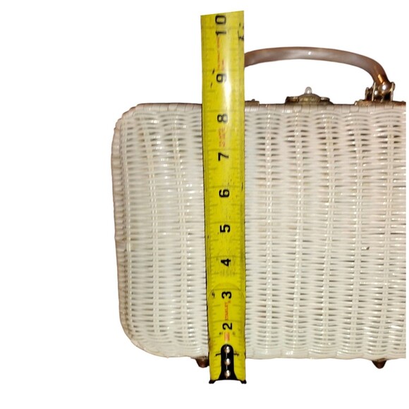 Vintage White Wicker Purse w/Pearl Lucite Handles Mid Century Modern Hong Kong - Picture 11 of 16